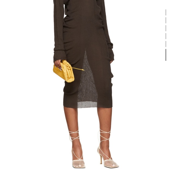 Authentic Bottega Veneta Yellow intrecciato leather mini clutch 💛 - Picture 2 of 9